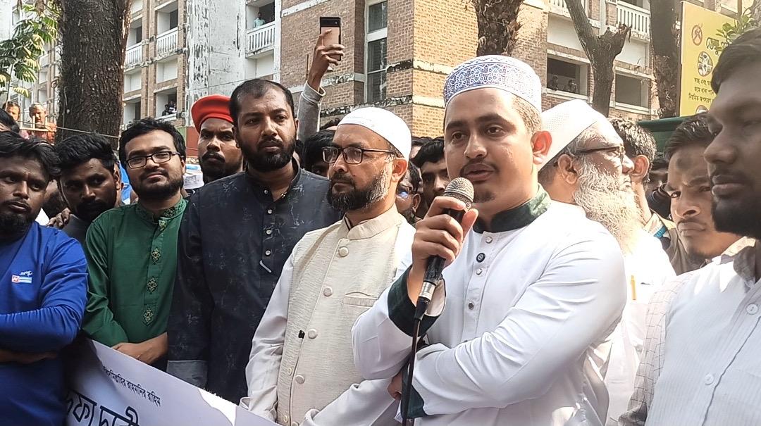 রিটার্নিং কর্মকর্তার সাথে জরুরী বৈঠক; দাবি জানিয়ে আন্দোলন থেকে বিক্ষোভকারীদের সড়িয়ে নিলেন সারজিস
