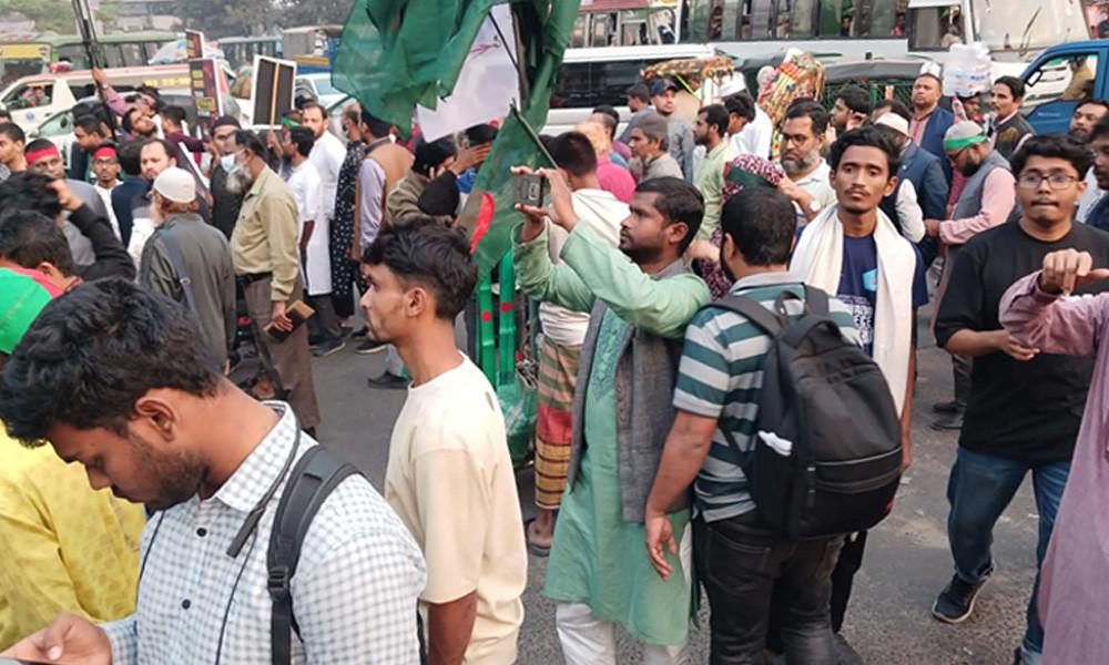 শাহবাগ ছাড়লেন জুলাই ঐক্যের নেতাকর্মীরা