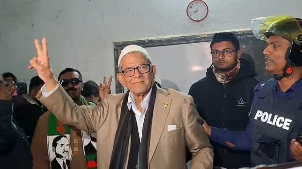 ঠাকুরগাঁও জেলার তিনটি সংসদীয় আসনে উৎসবমুখর পরিবেশে চলছে ভোটগ্রহণ