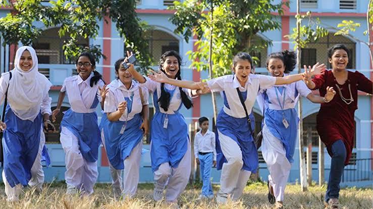 শিক্ষাপ্রতিষ্ঠানের ছুটির তালিকা থেকে শুক্র-শনি বাদ দেওয়ার দাবি